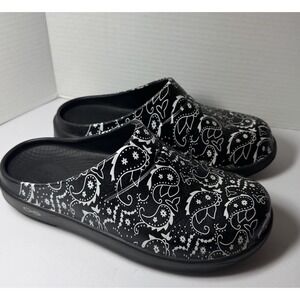 OOFOS OOClog Shoes Womens Size 8 Black Bandana Paisley Recovery Slides Rare